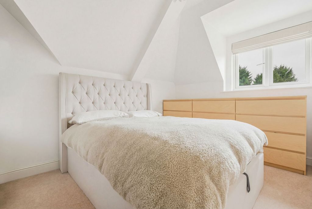 Additional image 5 of 2 bed flat for saleLondon Road, Ascot SL5
