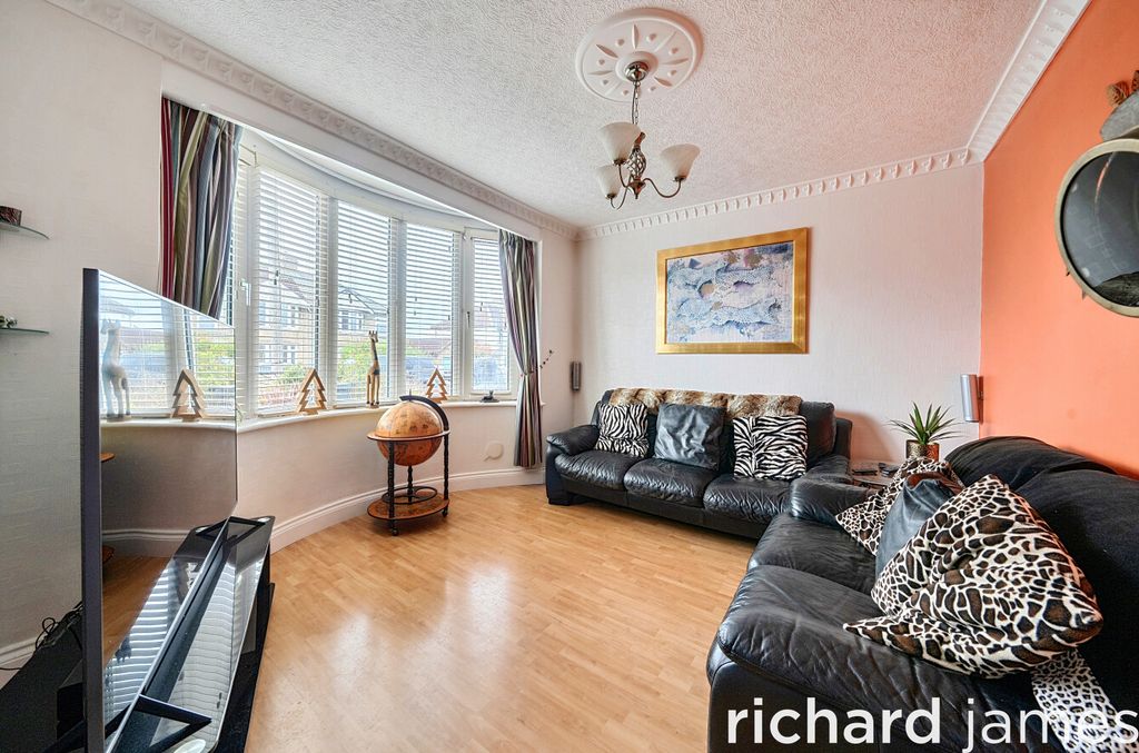 Additional image 5 of 3 bed semi-detached house for saleChurchward Avenue, Rodbourne Cheney SN2