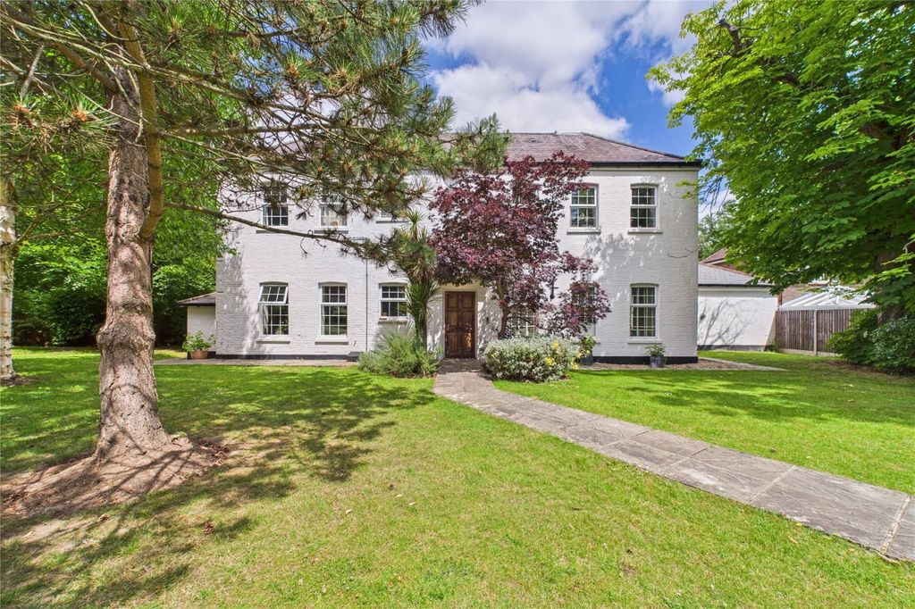 2 bed flat for saleOxfordshire Place, Warfield, Berkshire RG42