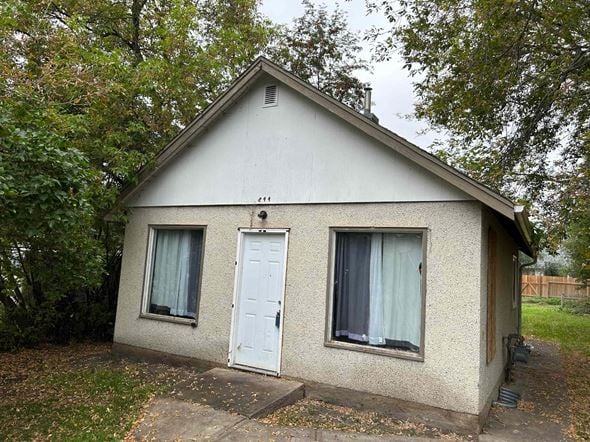844 13th St W, Prince Albert, SK, S6V 3H3