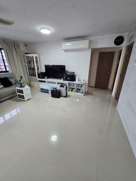 617 Hougang Avenue 8 photo 5