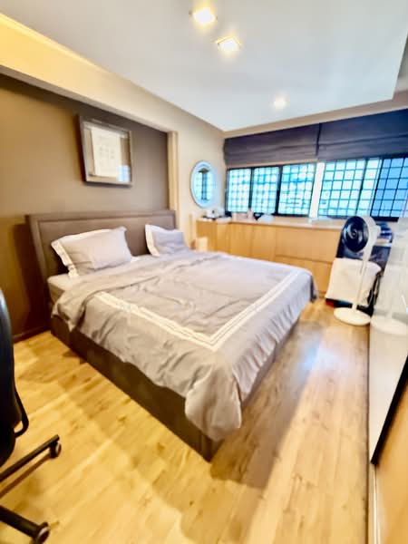 73 Marine Drive photo 3