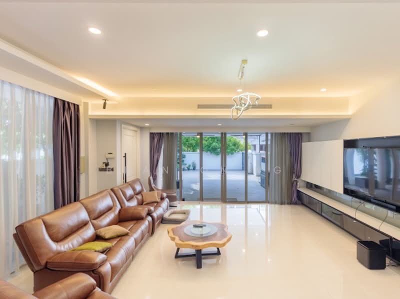 8 Eastwood Place photo 2