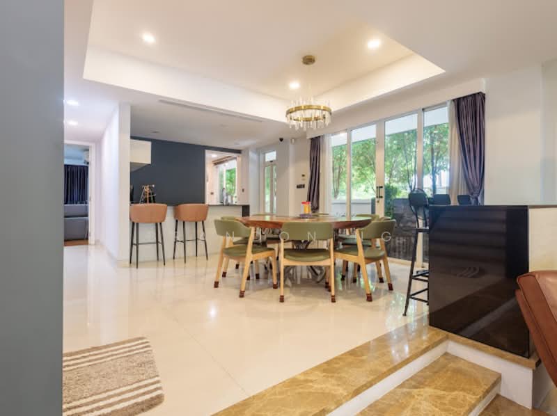 8 Eastwood Place photo 3