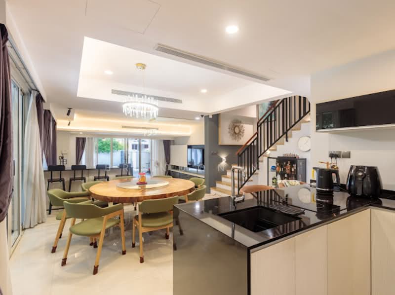 8 Eastwood Place photo 4