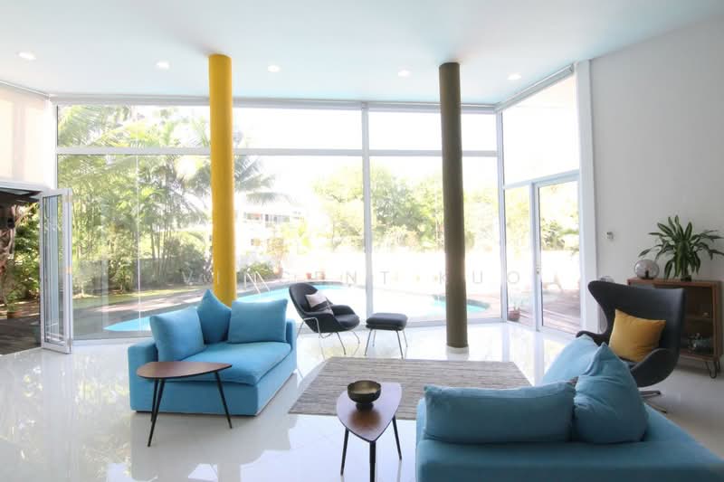 Rare Hilltop Bungalow with 5 +1 Bedrooms For Rent