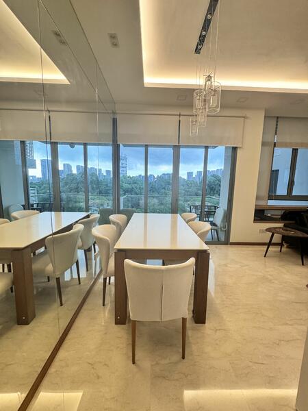 221 Queensway