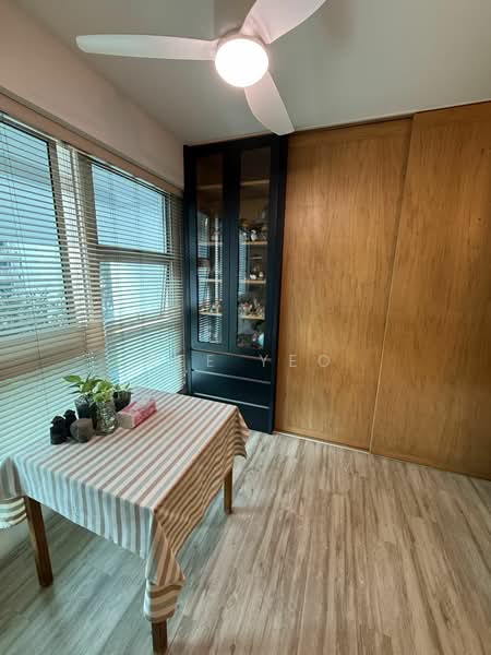 51 Commonwealth Drive photo 4