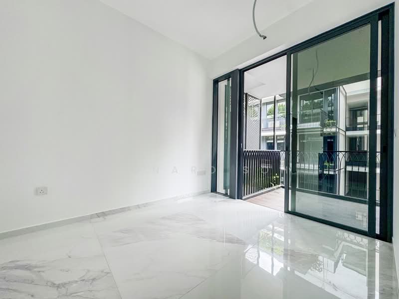8 Jervois Close photo 2