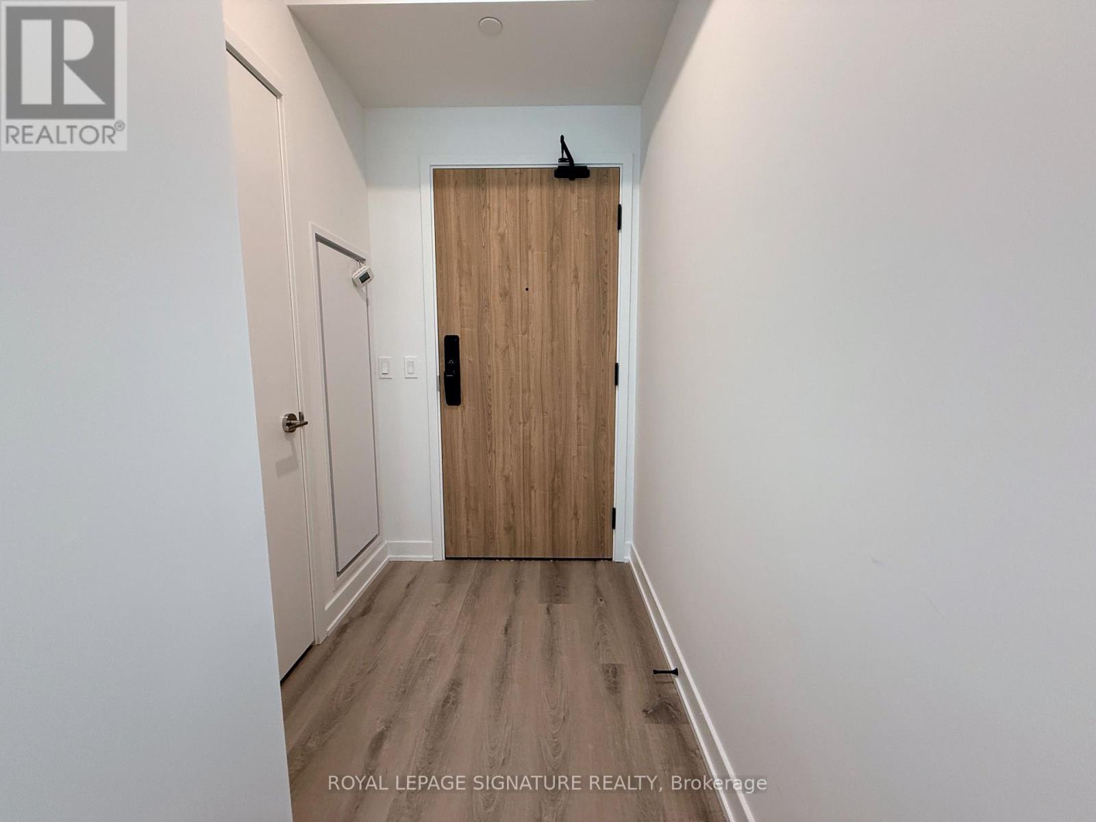 1911 - 1 FAIRVIEW ROAD E