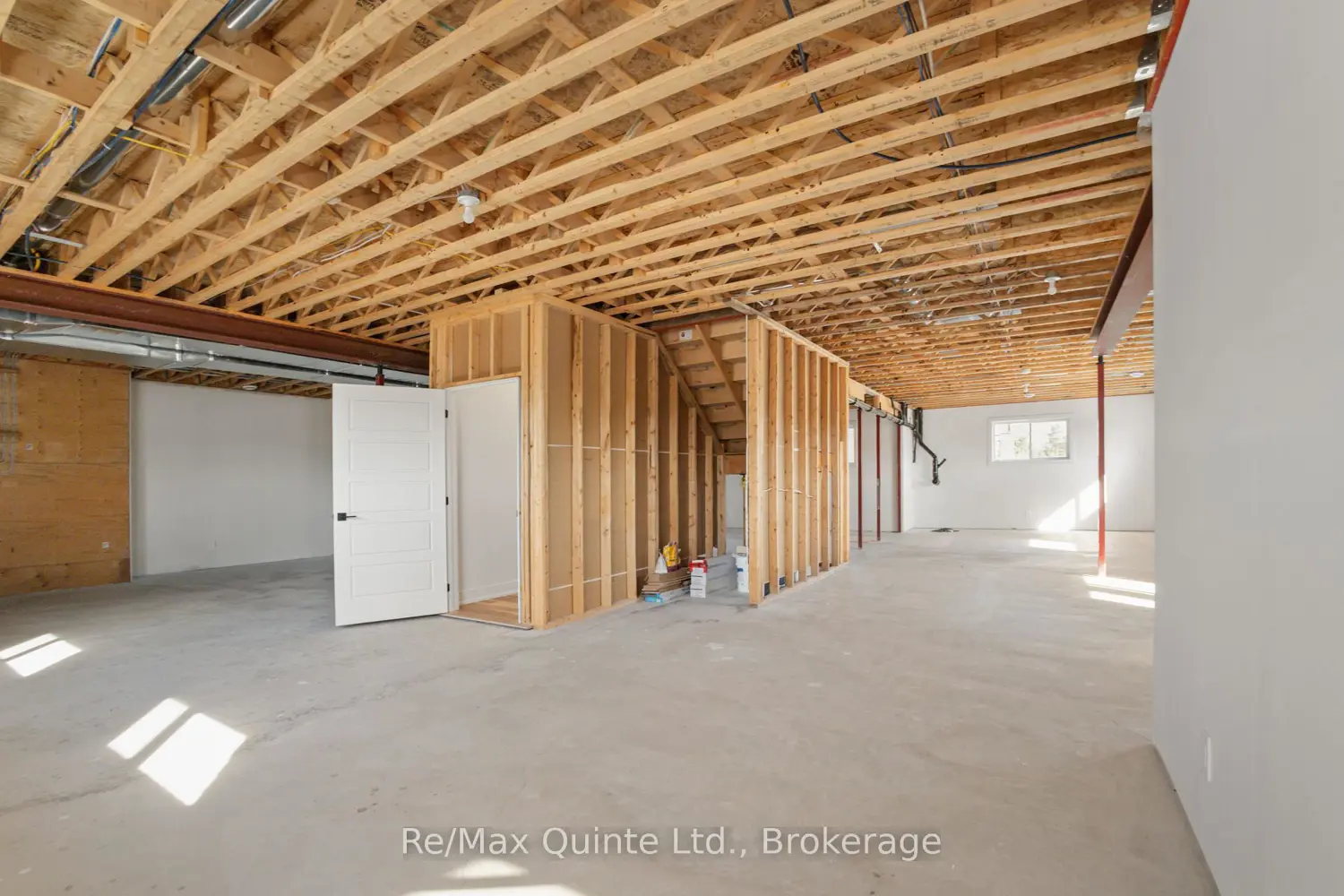 Additional image 18 of 76 Navigation Drive