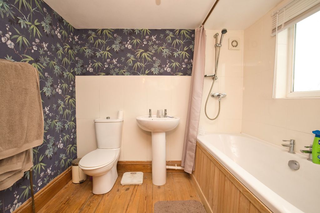 Additional image 18 of 4 bed semi-detached house for saleSt. Lukes Avenue, Ramsgate CT11