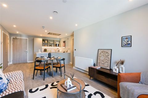 Spinners Yard, Skinner Ln LS7