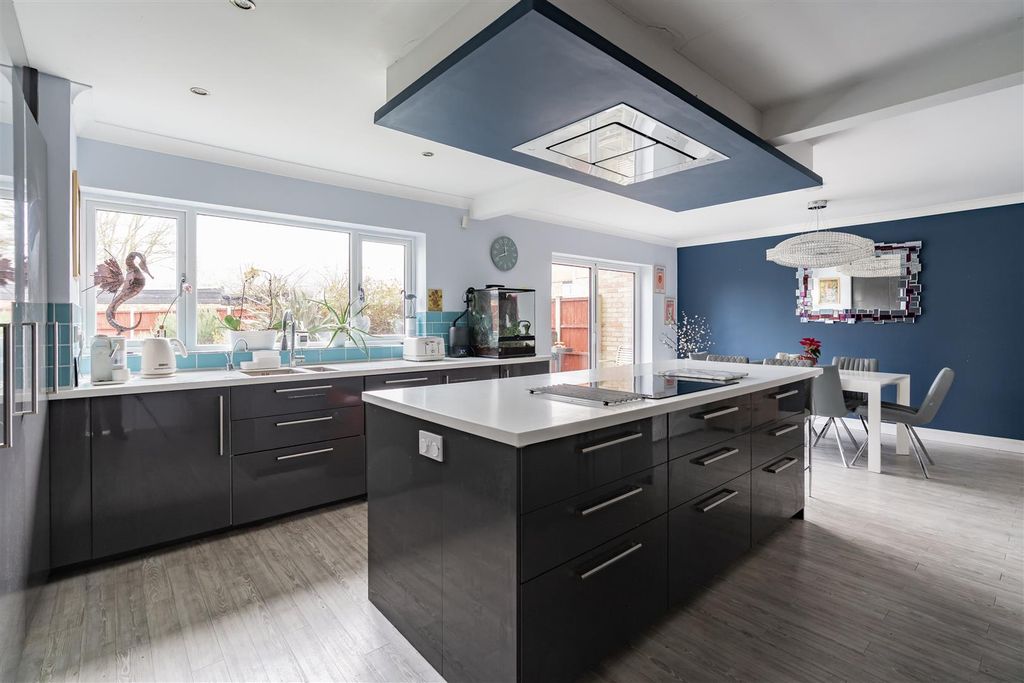 Additional image 2 of 4 bed link detached house for saleLambardes, New Ash Green DA3