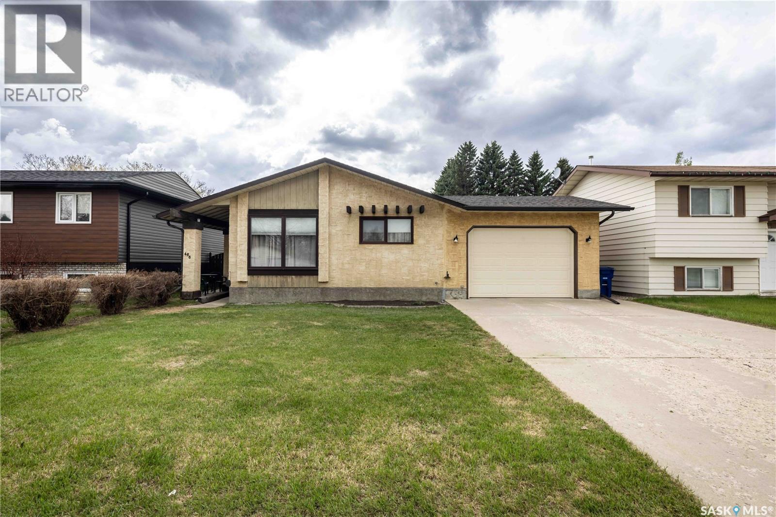466 Smith CRESCENT