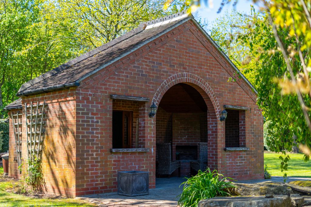 Additional image 47 of 5 bed detached house for saleWeaverlake Drive Yoxall Burton-On-Trent, Staffordshire DE13
