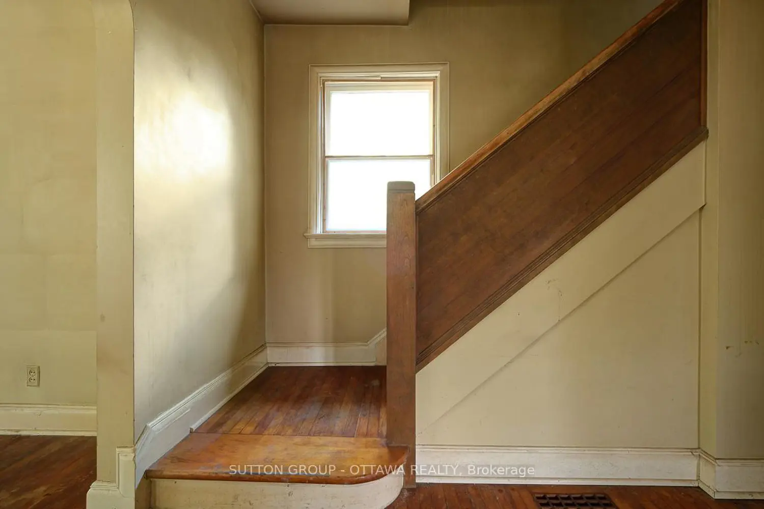 Additional image 9 of 1471 Cavendish Road