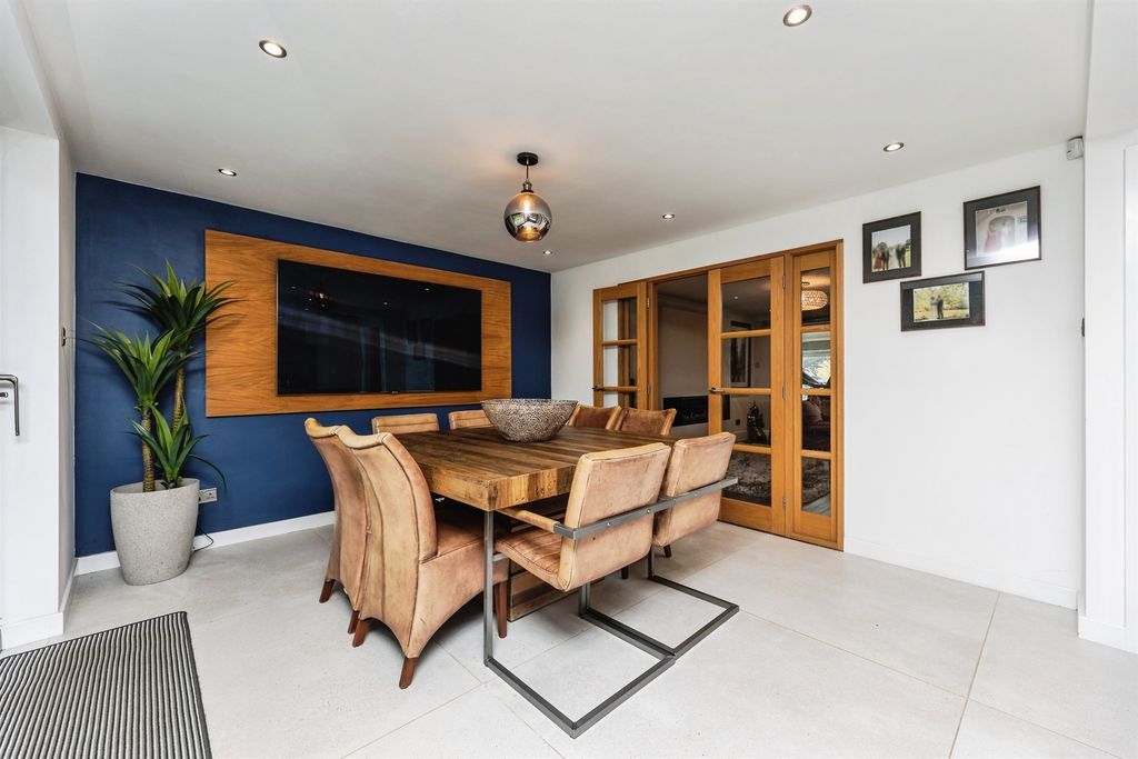 Additional image 6 of 4 bed detached house for saleWakefield Road, Gildersome, Leeds LS27