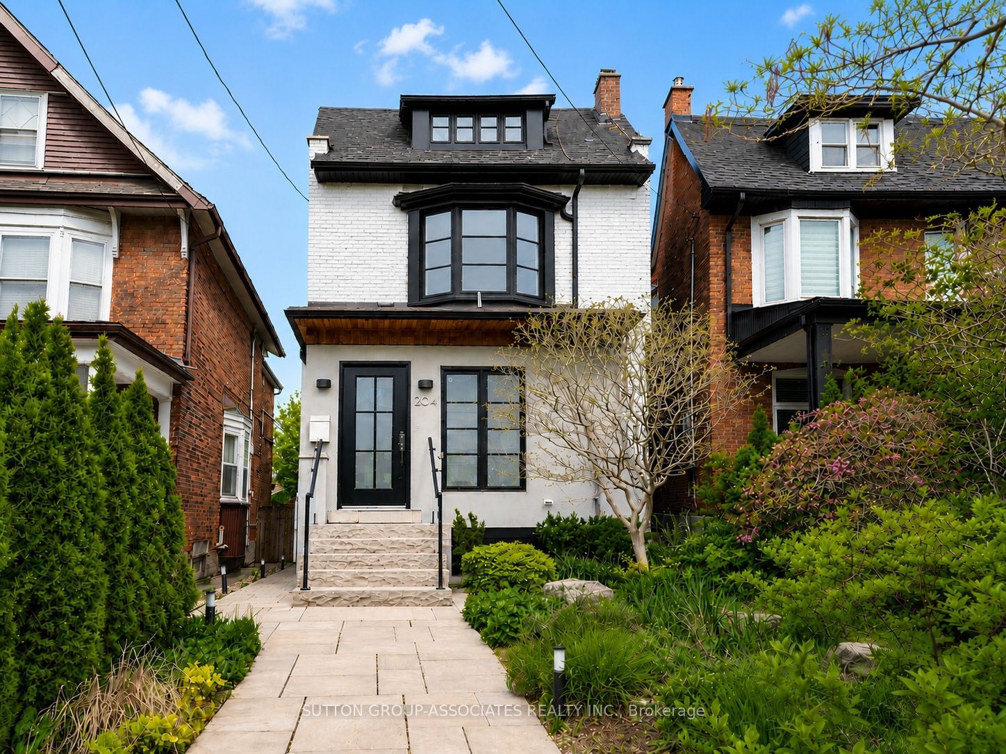 204 Beatrice Street, Toronto, ON, M6G 3G1