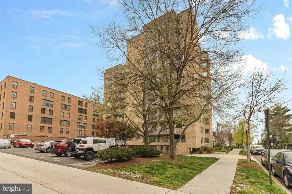 2800 Wisconsin Avenue NW Unit 1002, Washington, DC 20007