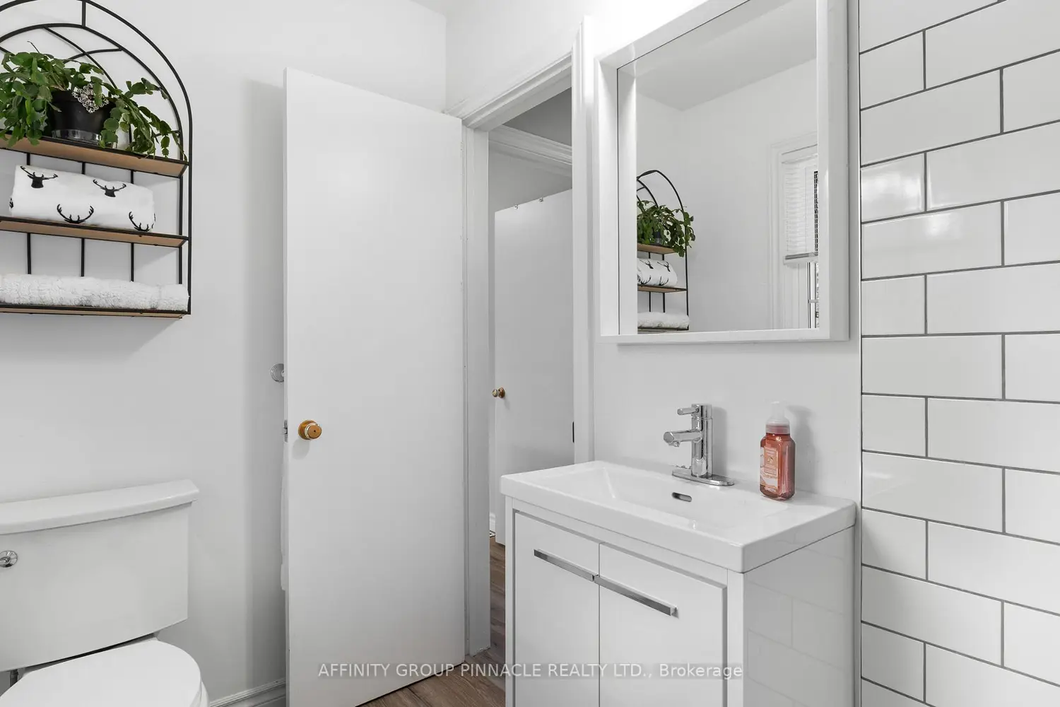 Additional image 6 of 17 Richard Avenue