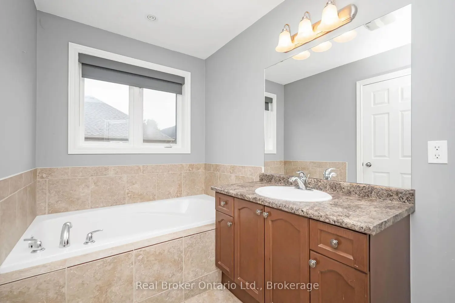 Additional image 14 of 23 Bellflower Boulevard