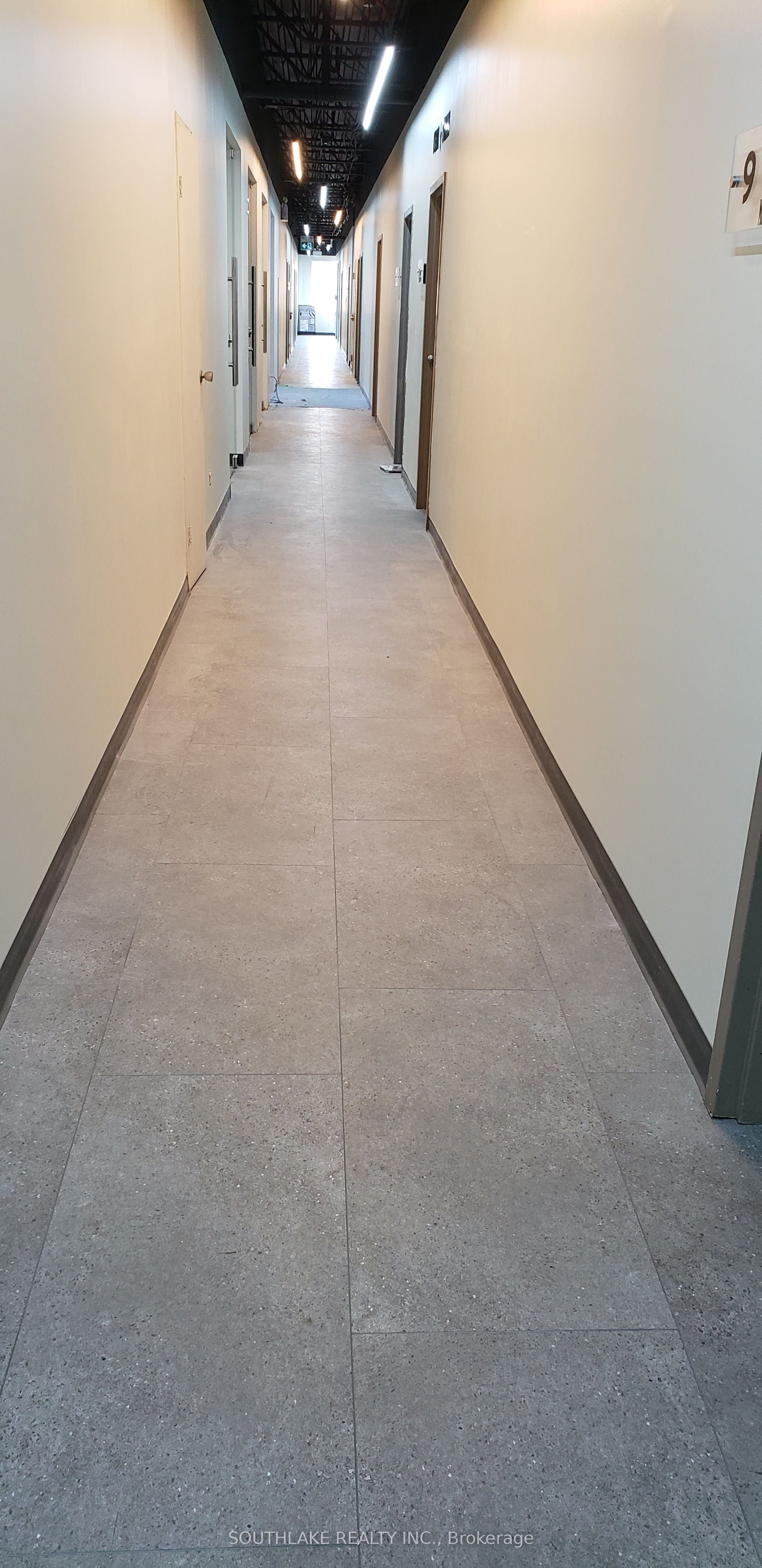 Additional image 2 of 214-700 Dundas Street E, Mississauga, ON, L4Y 3Y5