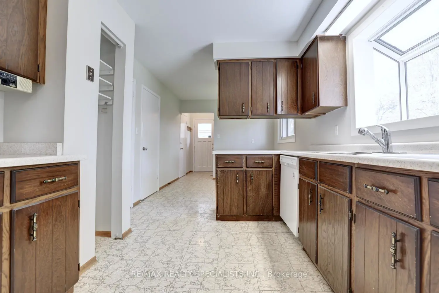 Additional image 7 of 2530 Merrington Crescent
