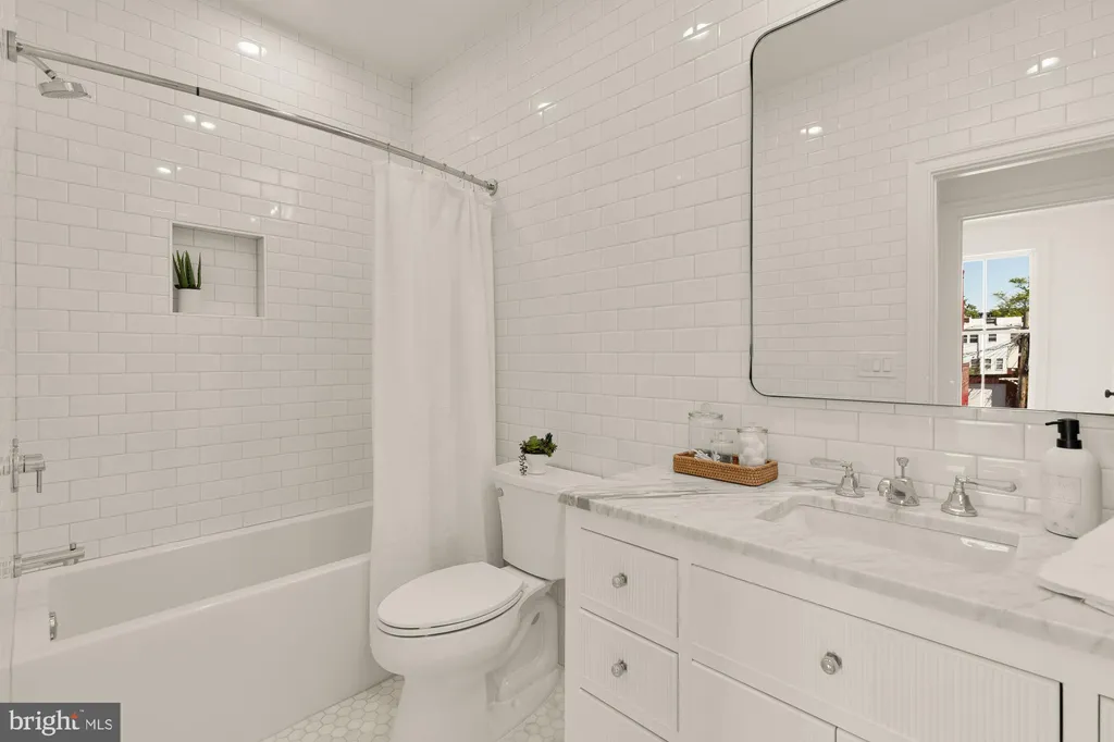 Additional image 28 of 1010 I Street NE, Washington, DC 20002