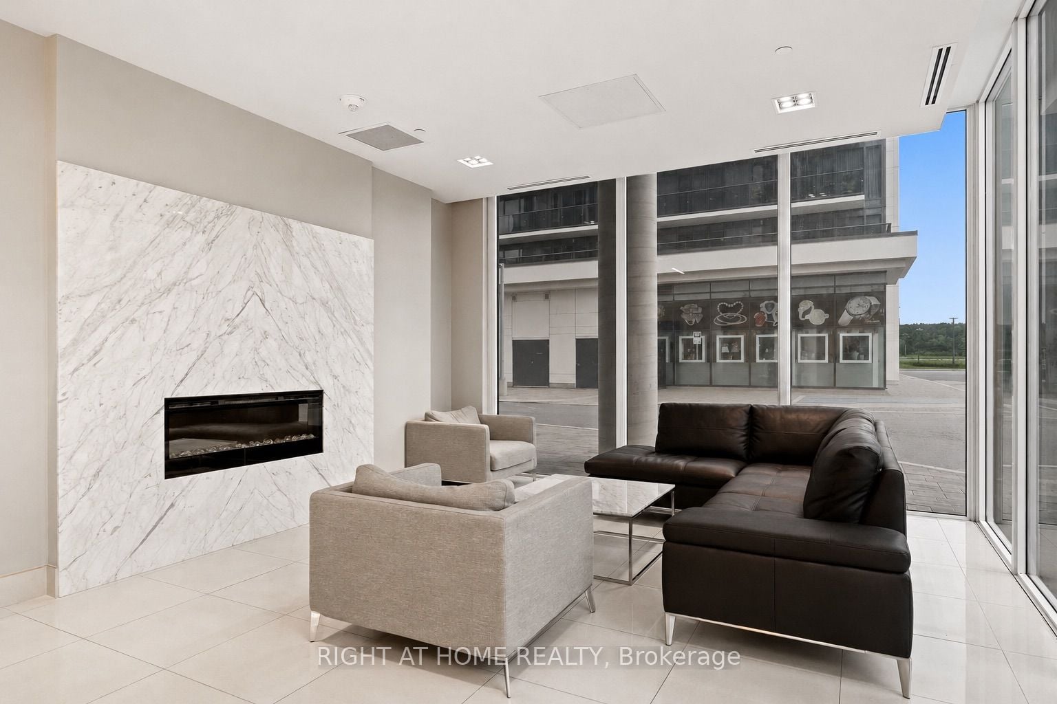 Additional image 3 of 1010-9816 Yonge Street, Richmond Hill, ON, L4C 0X5