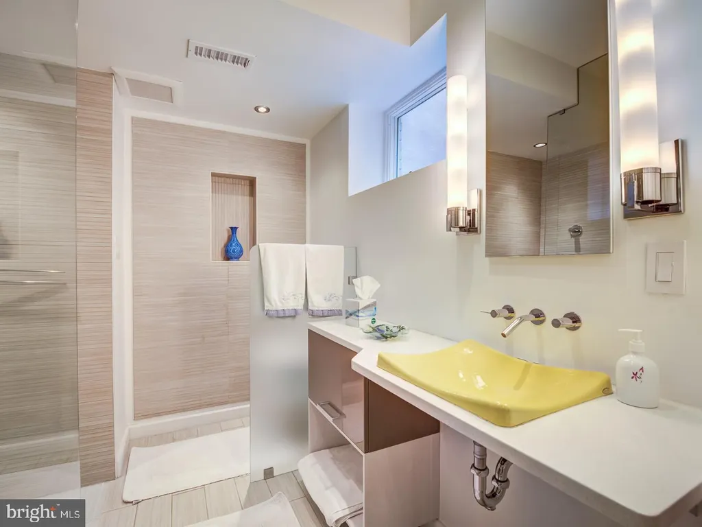 Additional image 15 of 3147 O Street NW, Washington, DC 20007