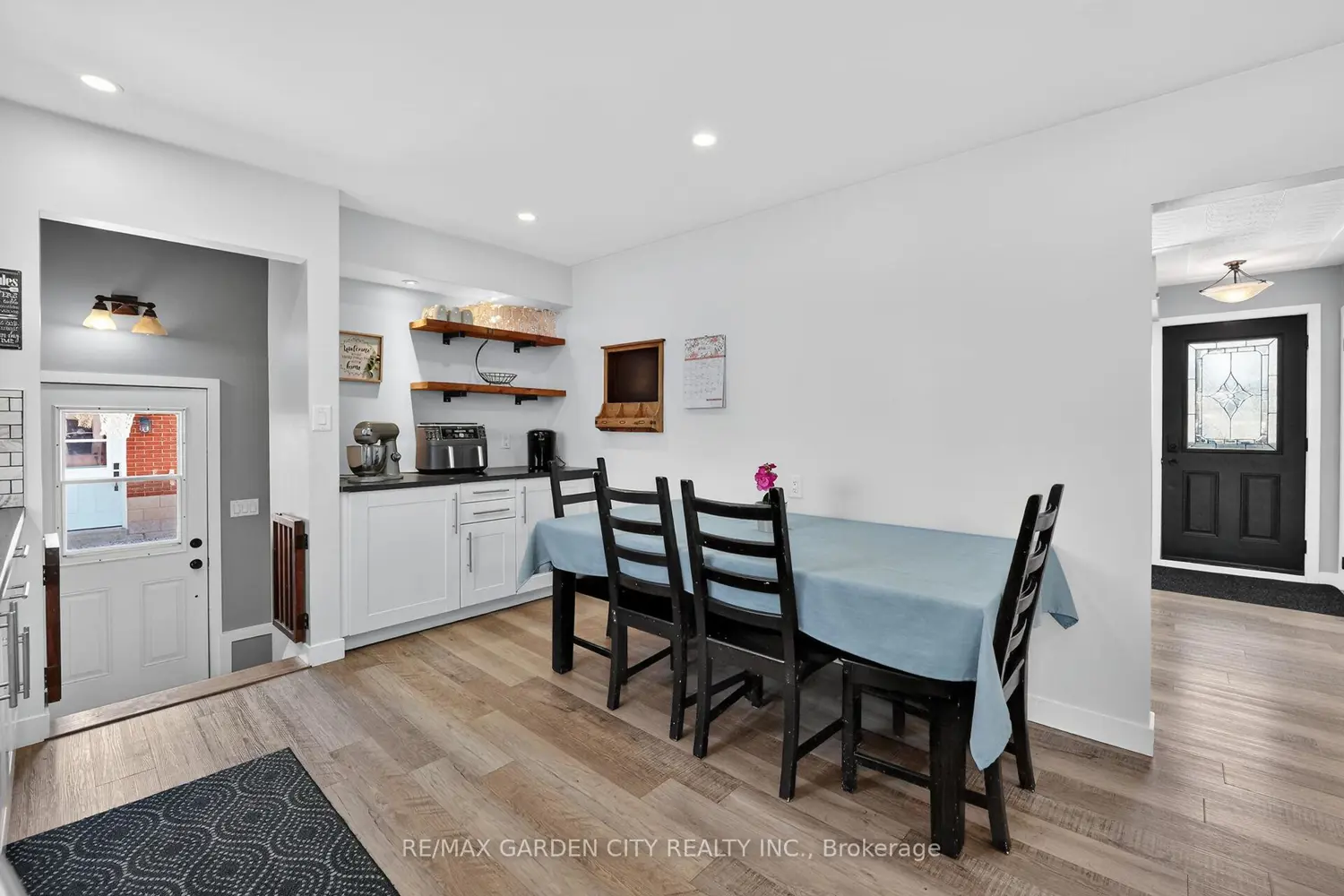 127 Ayr Street photo 4