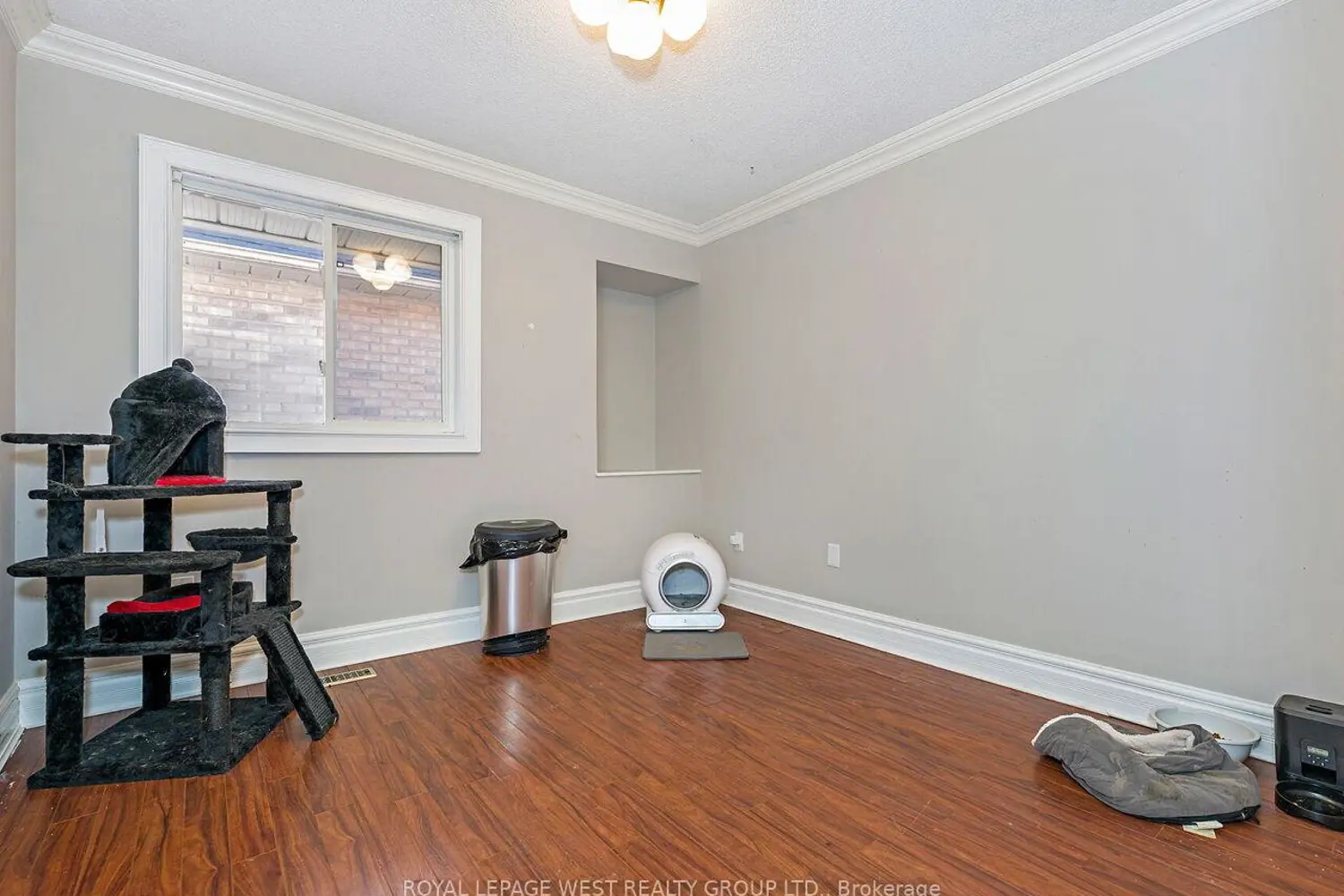 Additional image 10 of 136 English Oak Drive