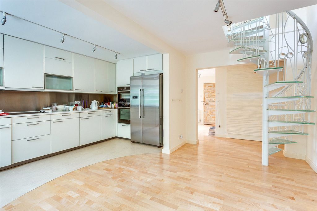 Additional image 7 of 3 bed flat for salePhyllis Court Drive, Henley-On-Thames, Oxfordshire RG9