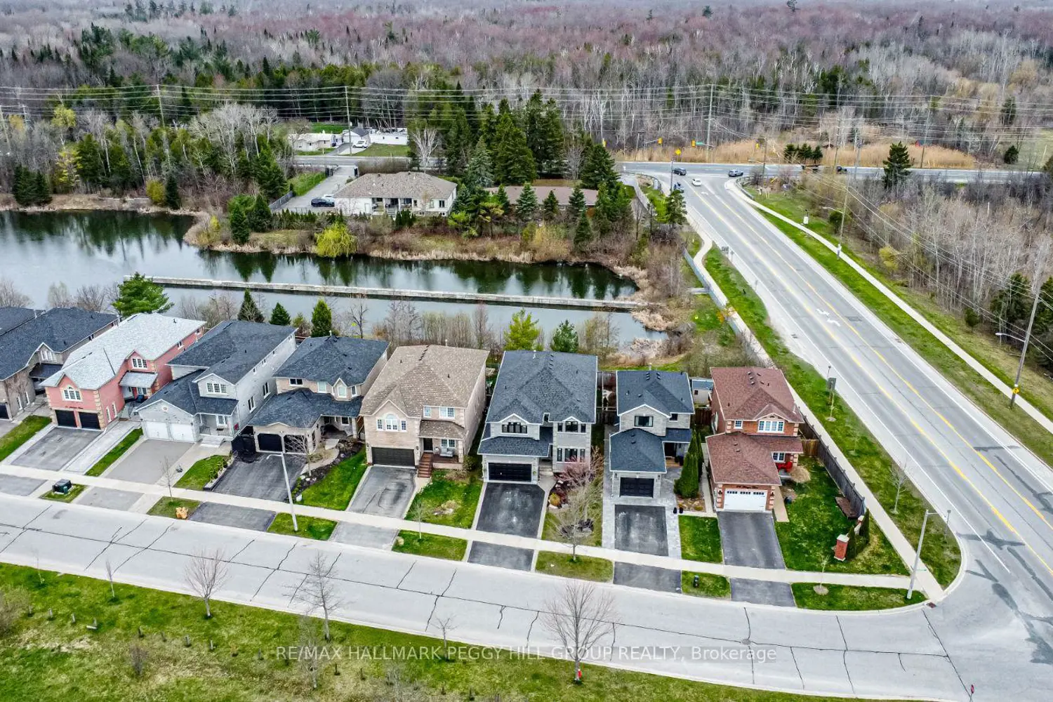 99 Mcintyre Drive photo 2