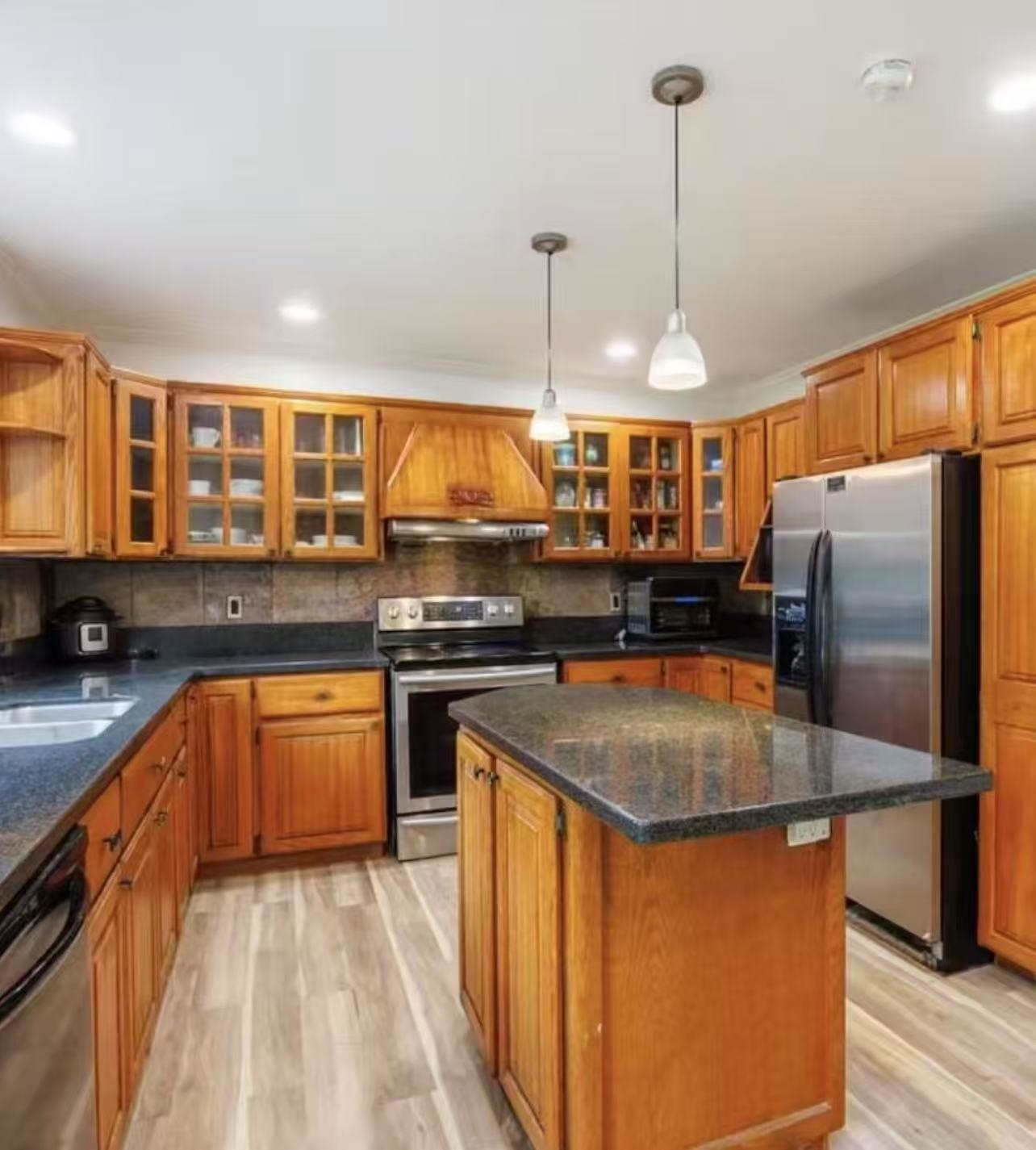 Additional image 2 of 10300 167 Street, Surrey, BC, V4N 1Z2