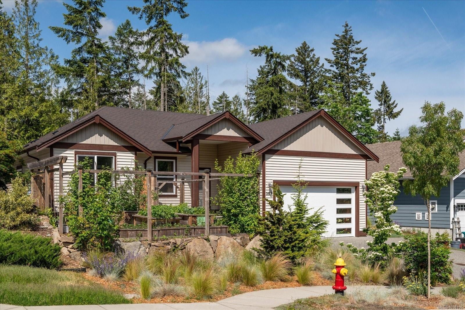 1613 Roberta Road S, Nanaimo, BC, V9X 0B6