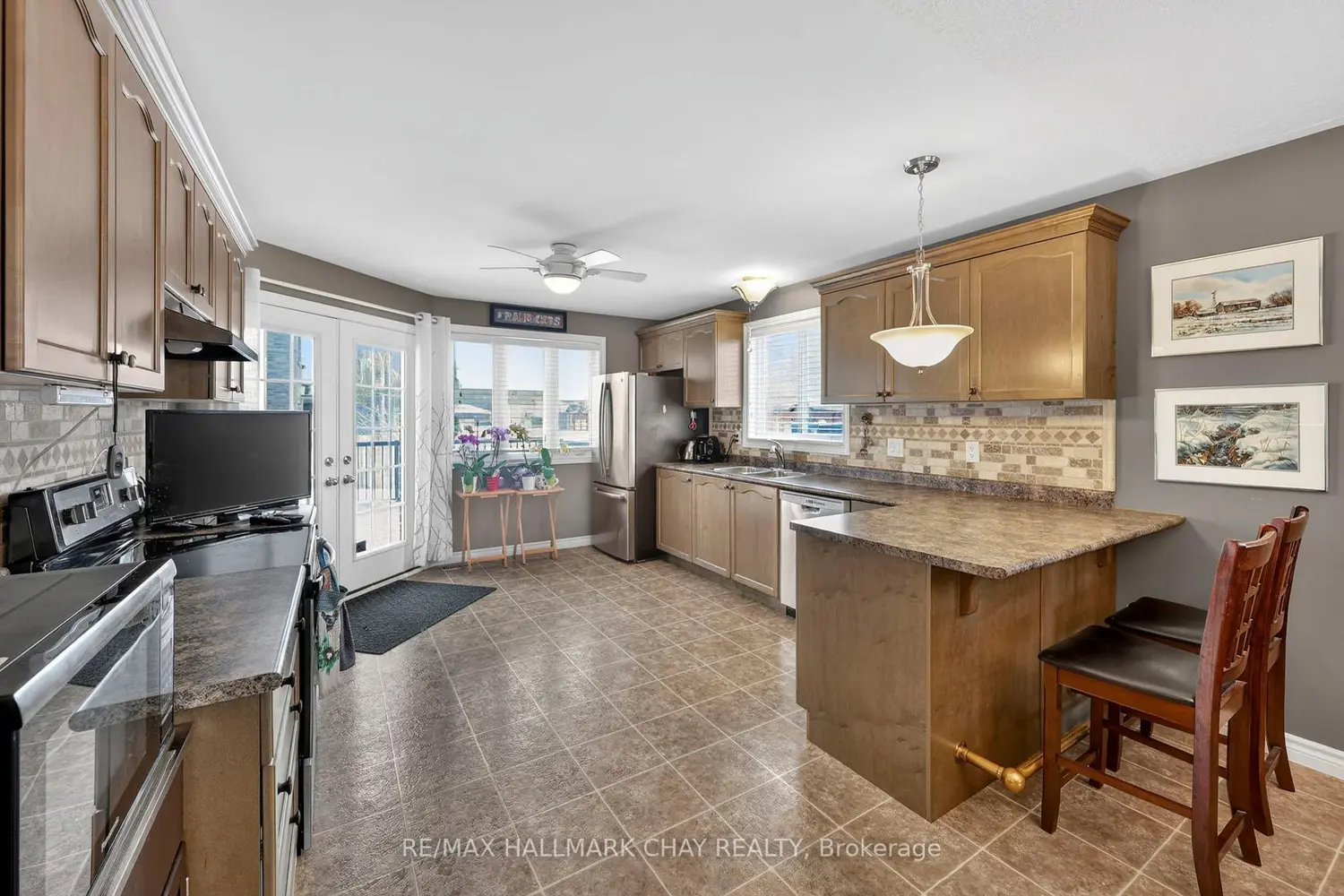 16 Sheppard Drive photo 3