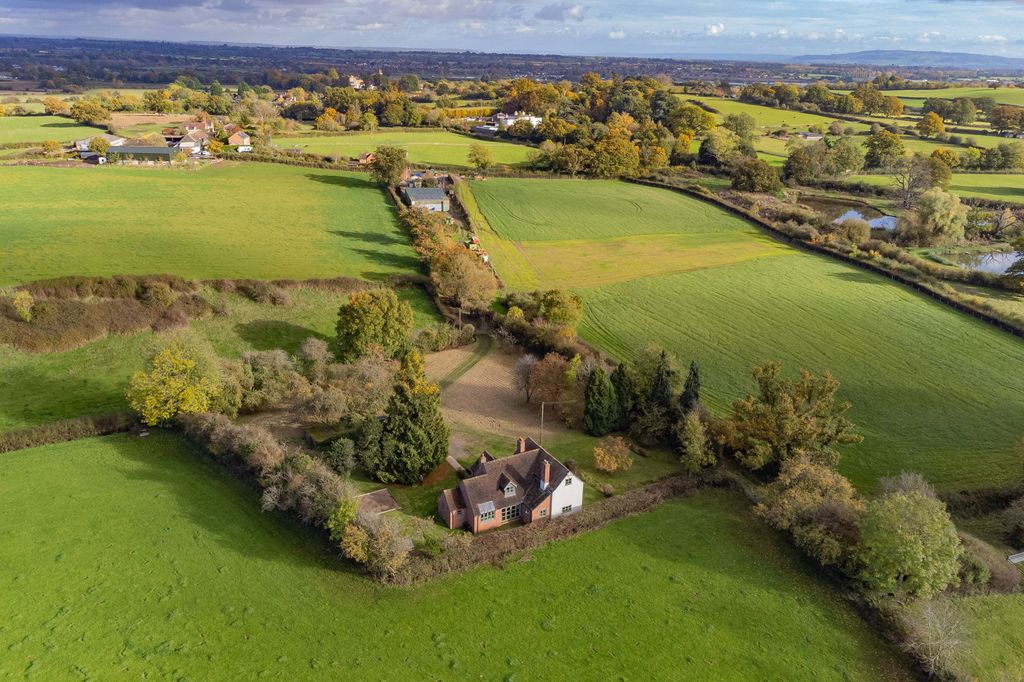 Additional image 2 of 4 bed detached house for saleBrayswick, Callow End, Worcester, Worcestershire WR2
