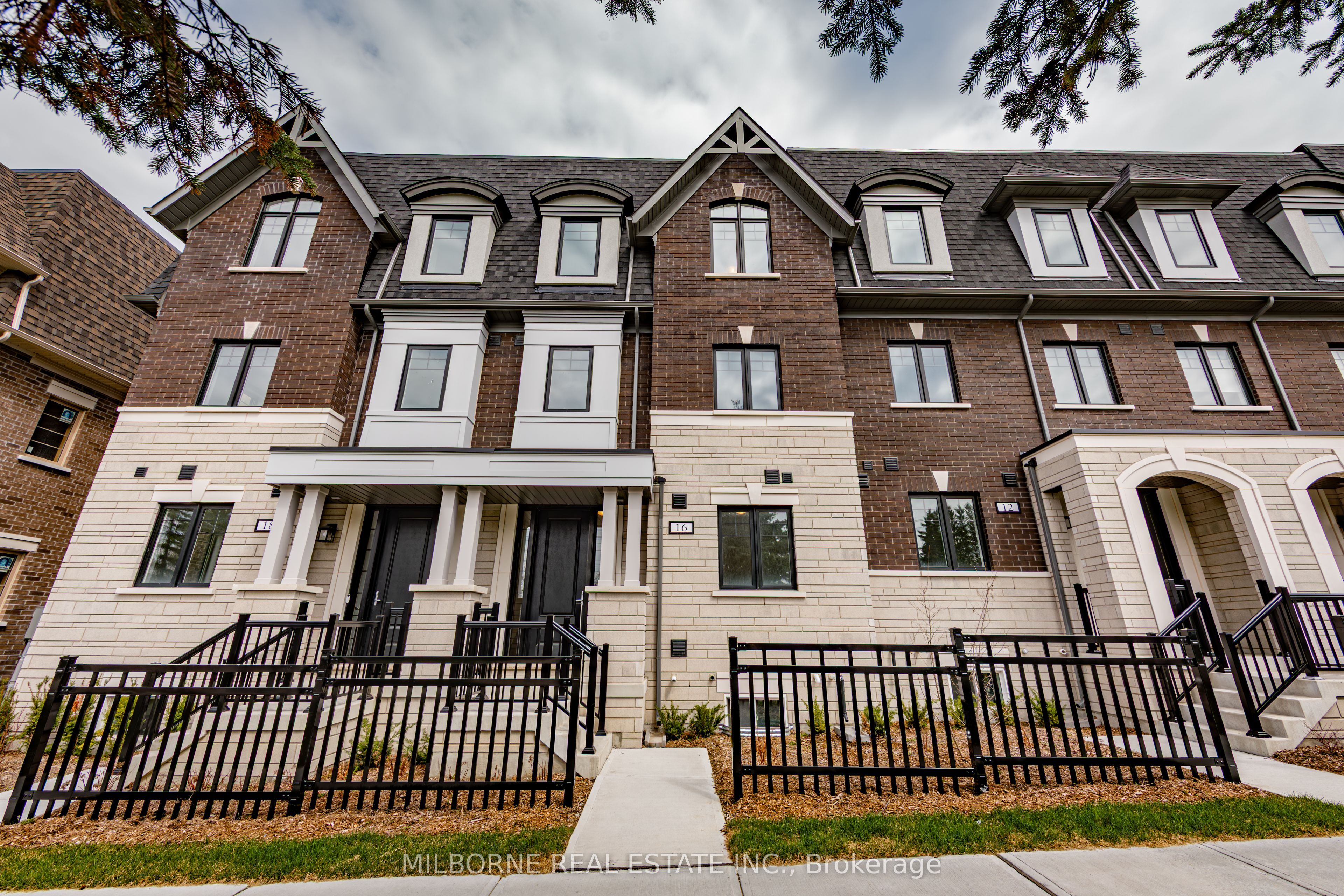 16 Fred Beaton Place, King, ON, L7B 1G2