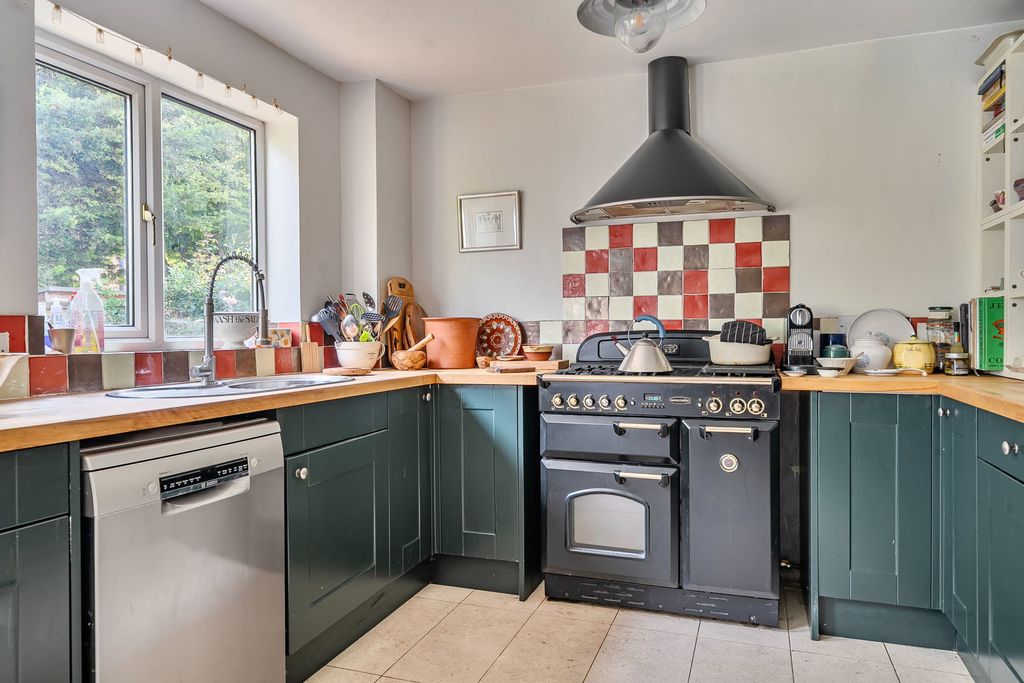Additional image 6 of 4 bed semi-detached house for saleSingleton Close, Minster, Ramsgate CT12