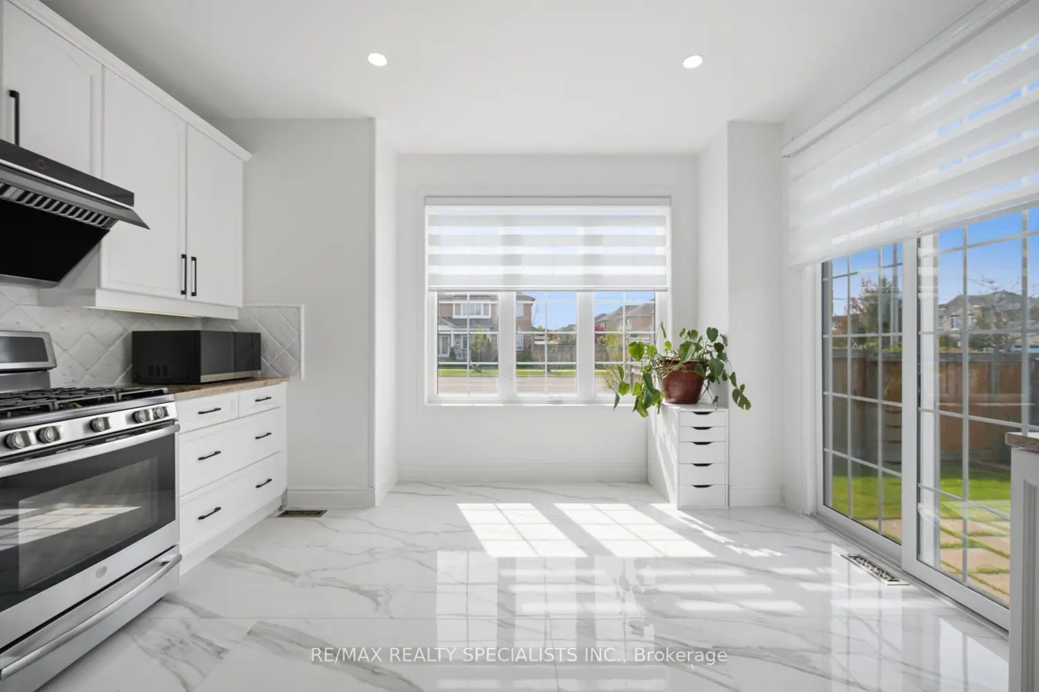 Additional image 8 of 3855 Thomas Street