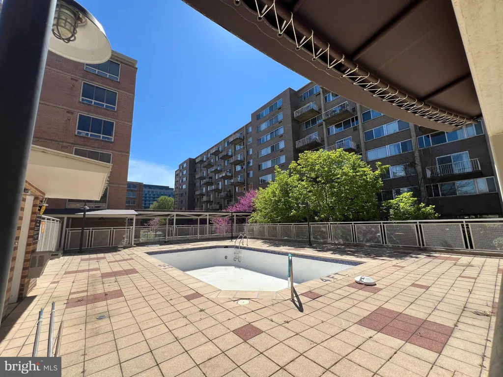 800 4th Street SW Unit N107, Washington, DC 20024