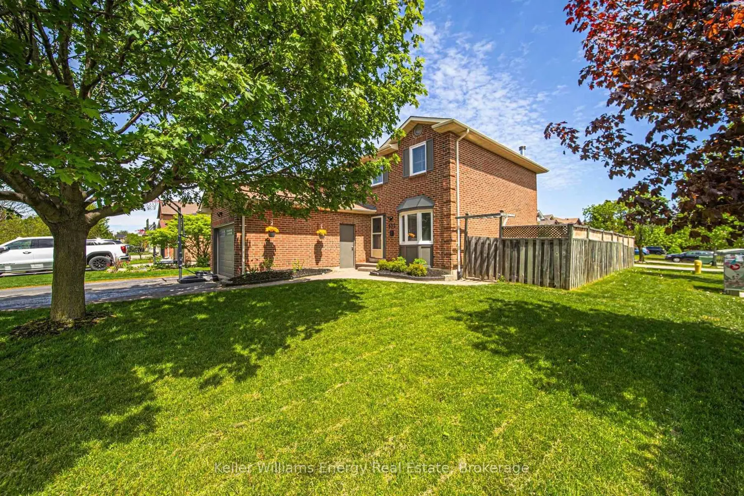 632 Chiron Crescent