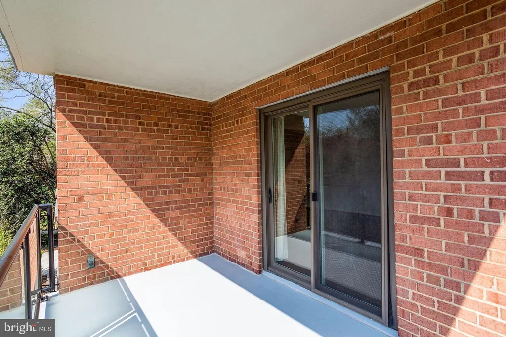 Additional image 8 of 4201 Cathedral Avenue NW Unit 215W, Washington, DC 20016