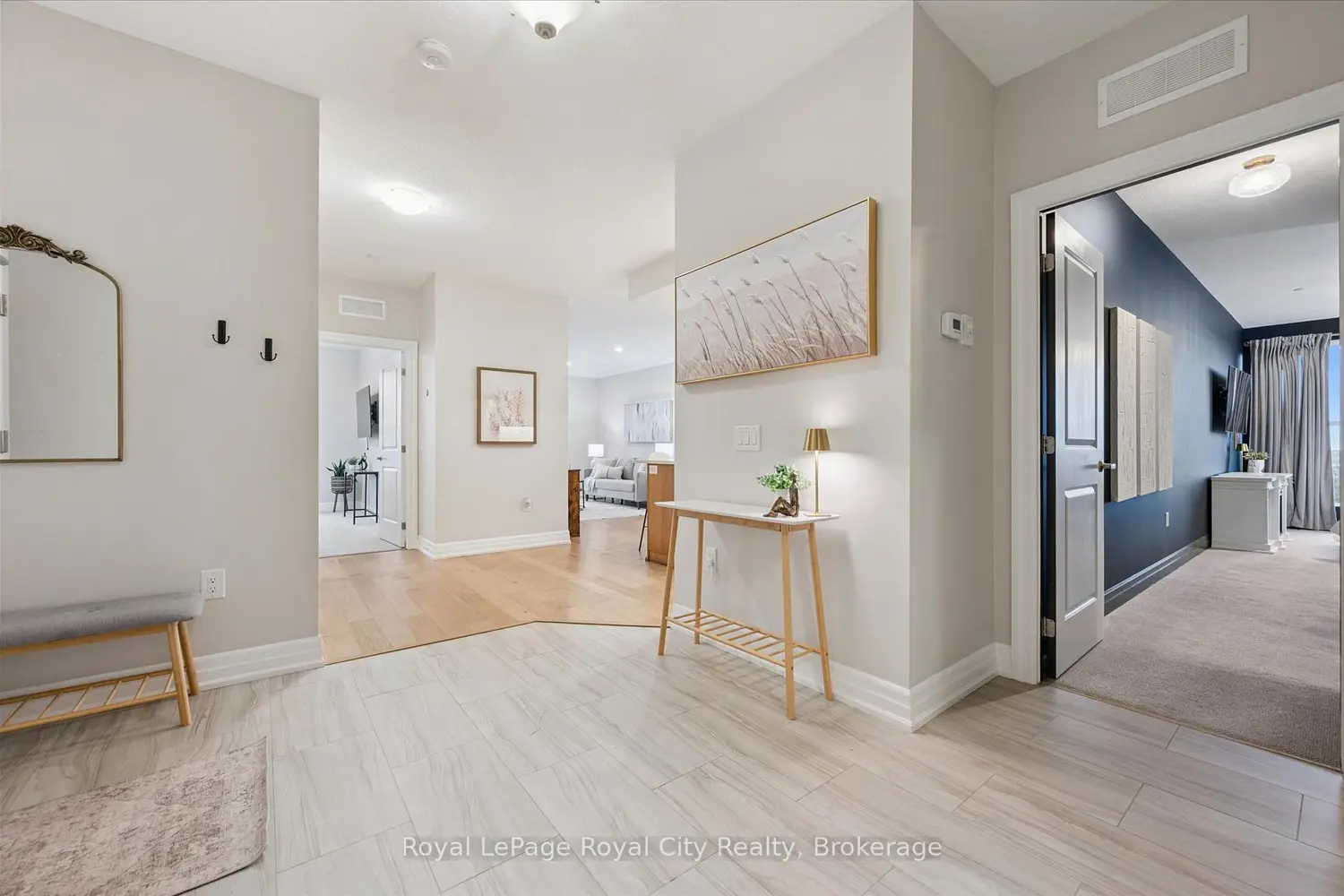 1880 Gordon Street 505 photo 4