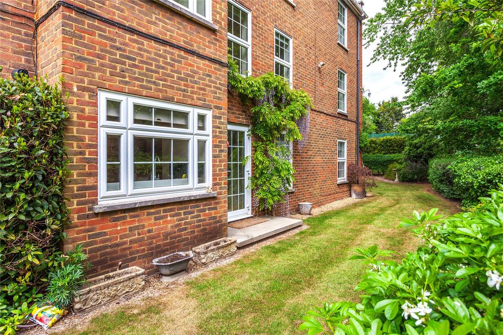 Additional image 9 of 3 bed flat for salePhyllis Court Drive, Henley-On-Thames, Oxfordshire RG9