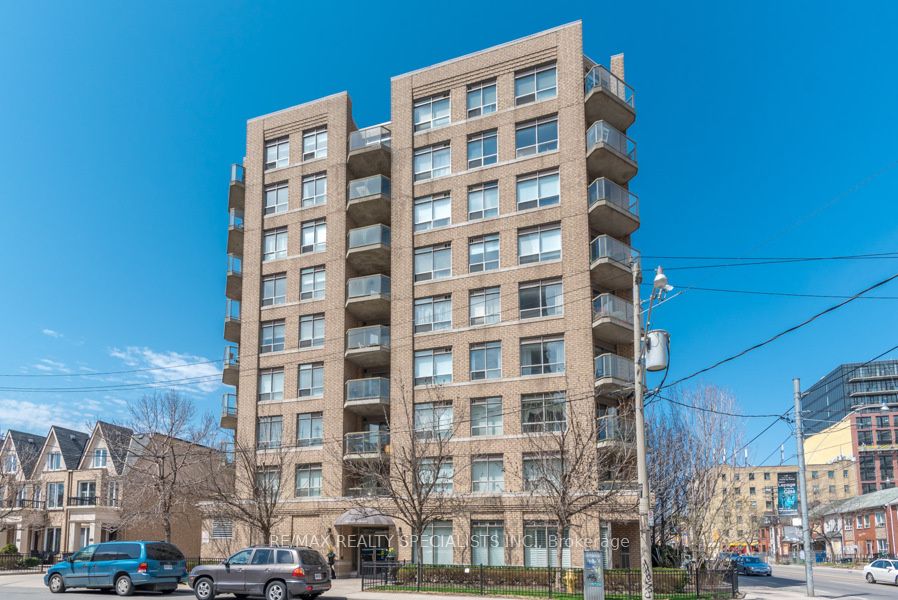 208-140 Bathurst Street, Toronto, ON, M5V 3N8