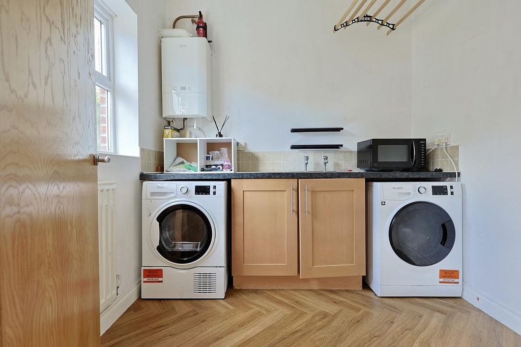 Additional image 19 of 5 bed end terrace house for saleFeatherstone Grove, Newcastle Upon Tyne NE3