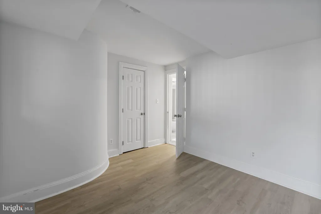 Additional image 10 of 106 8th Street NE Unit B, Washington, DC 20002